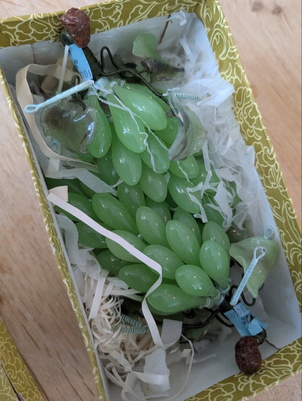 Vintage Mid-century Green Glass Grape Cluster Set In Original Box